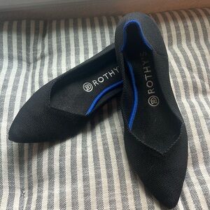 Black pointed toe Rothys